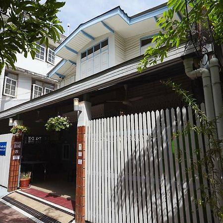 We Hostel Bangkok Exterior photo