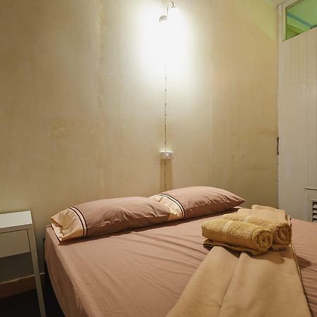 We Hostel Bangkok Exterior photo