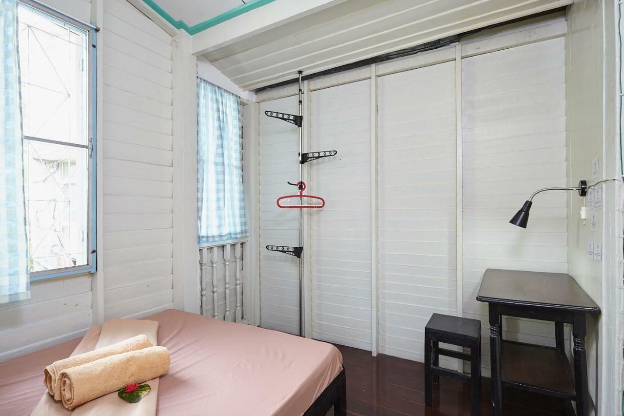 We Hostel Bangkok Exterior photo