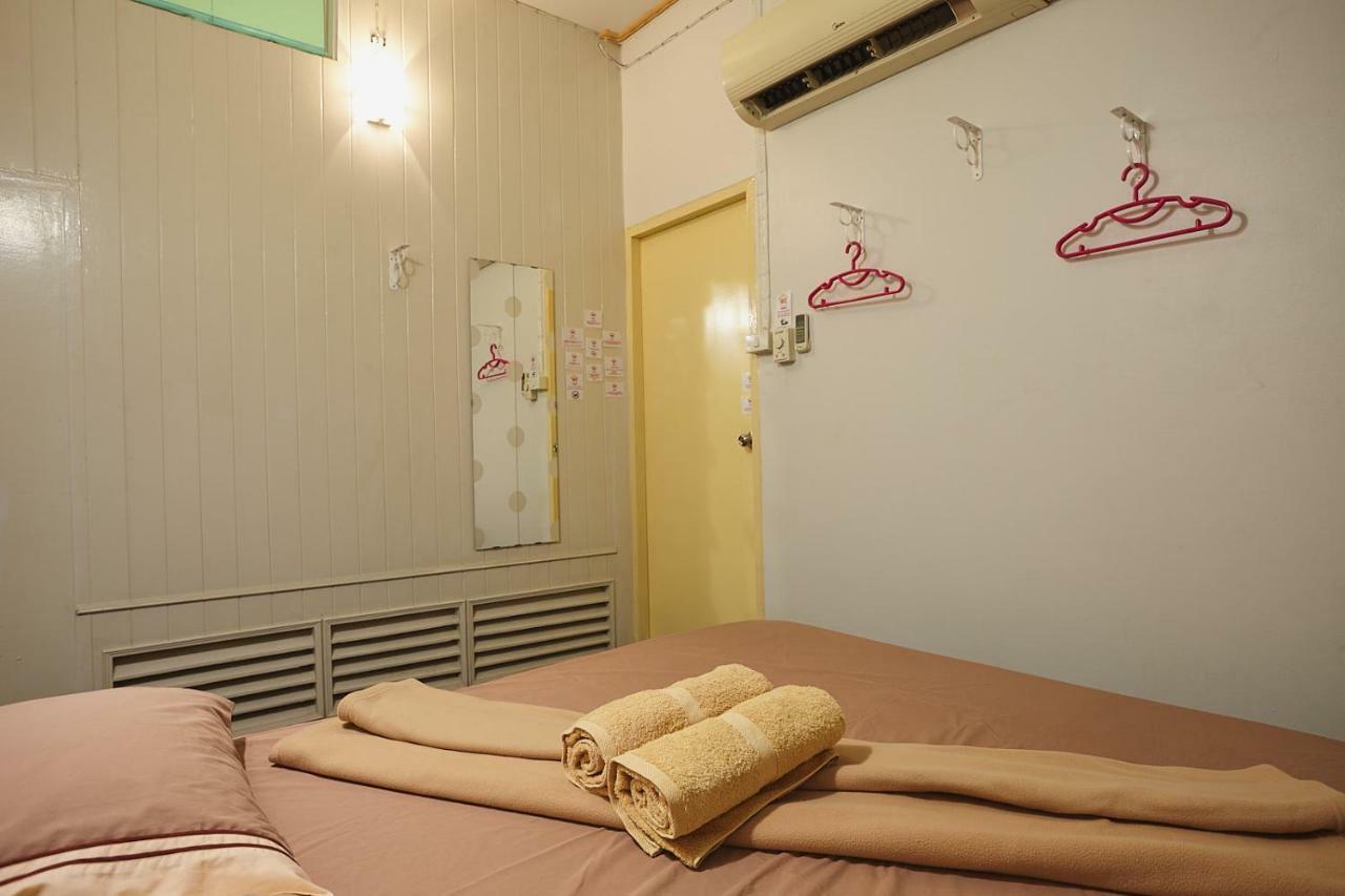 We Hostel Bangkok Exterior photo